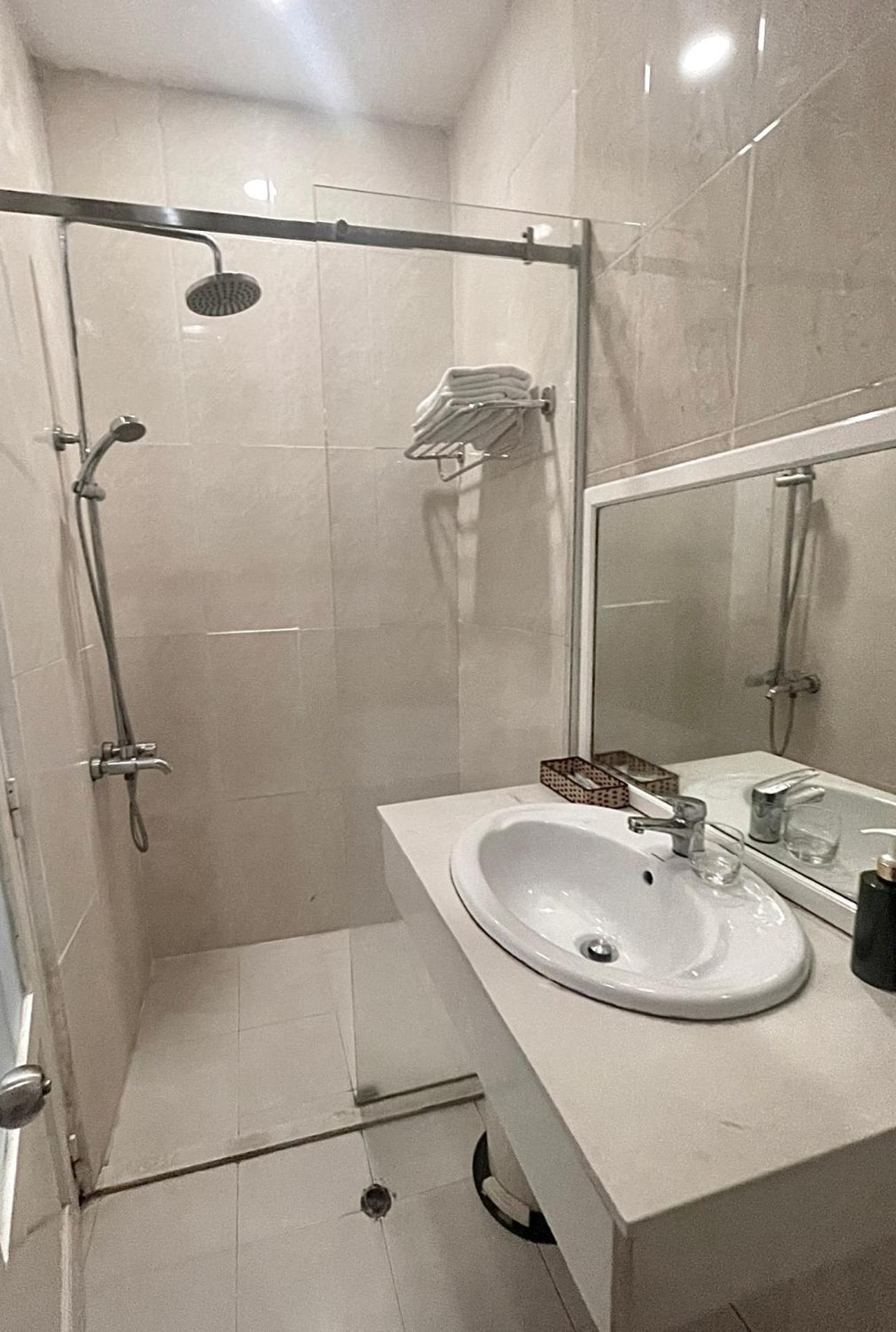 Queen Central Apartment Hotel โฮจิมินห์ซิตี้ ภายนอก รูปภาพ